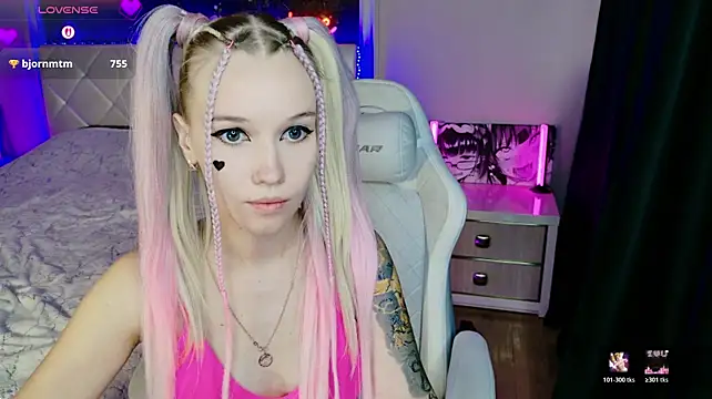 NaomiHita webcam