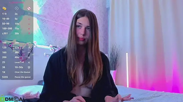 Elly_B1oom webcam