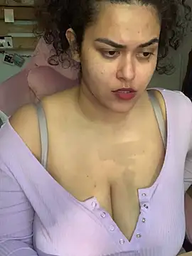 Curvydesifromgermany webcam