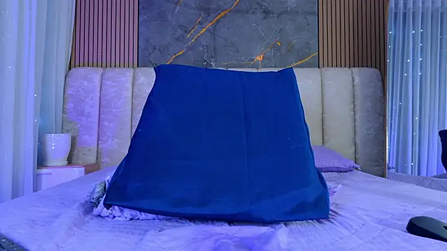 mia_scot webcam