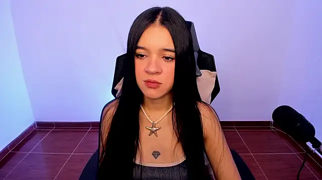 isabellawhitmore webcam
