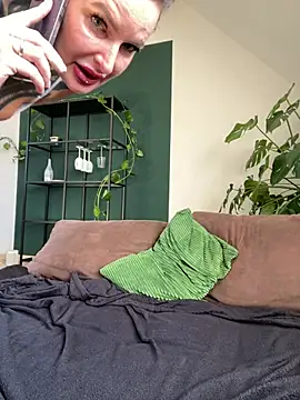KathaleaNoir webcam