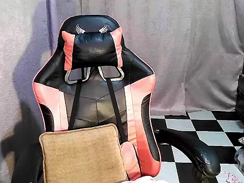 BrendaMore webcam