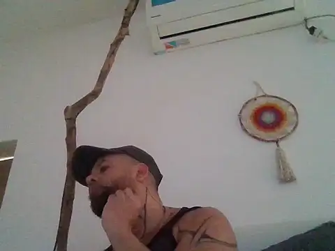 LatinoSensual45 webcam