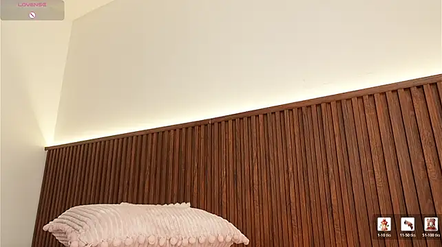 elodie_walker webcam