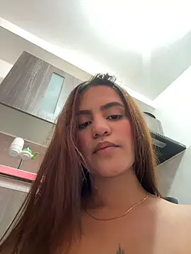 viankarose (F young) - DILDO INSIDE STANDING