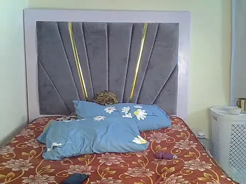 SexxyCherries webcam