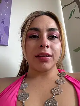 Kiki_11 live cam on StripChat