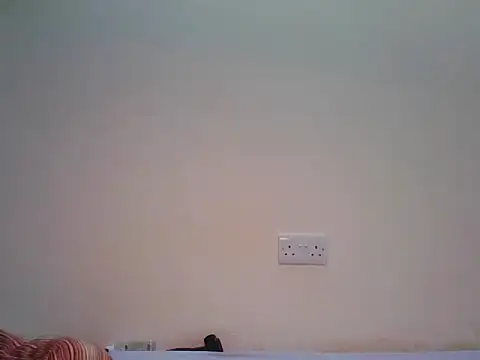 cum_queen254 webcam
