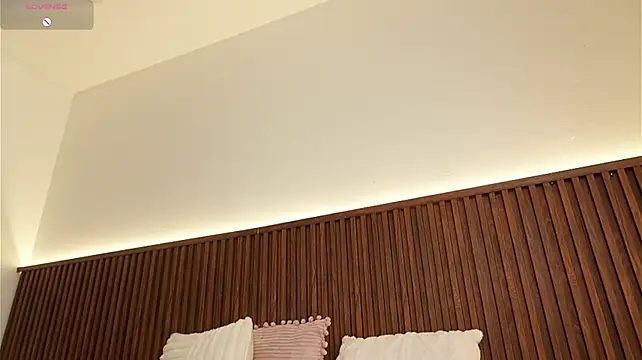 elodie_walker webcam