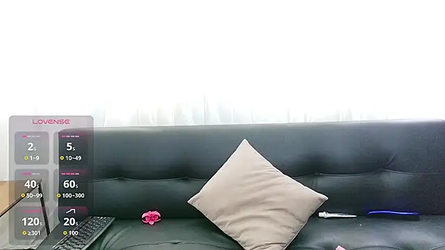 Mila_white1 live cam preview