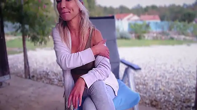 yourguiltypassionn (F milf) - SQUIRT EXPLODEEEE