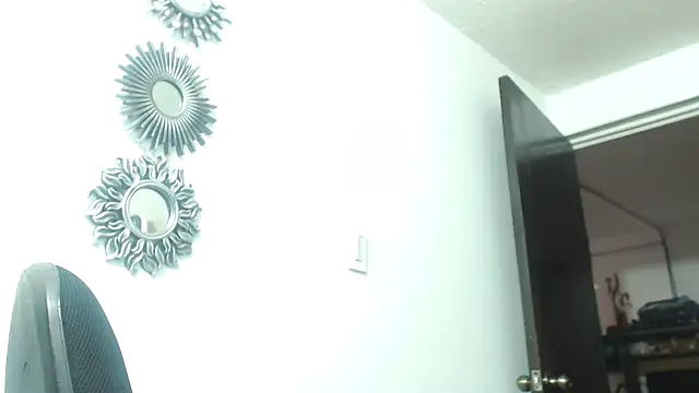 dalilasquirt1 webcam