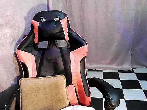 BrendaMore webcam