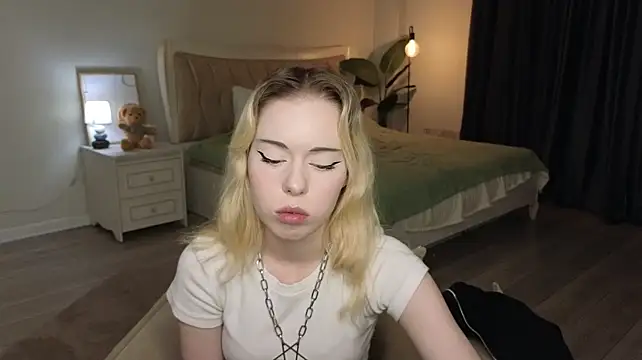 JuanaElden live cam on StripChat