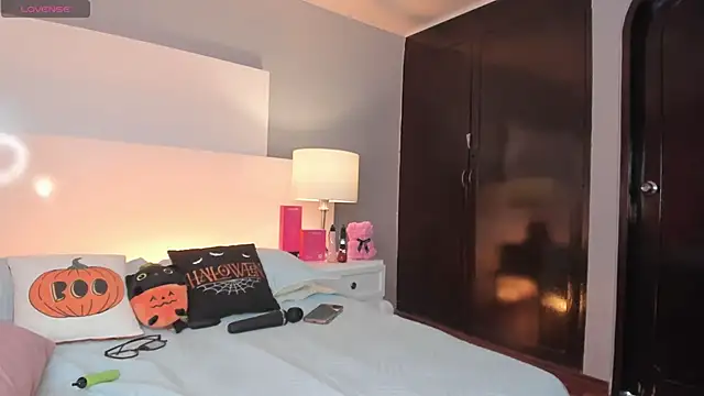 Emily_robertss1 webcam