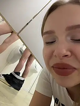 Liza_risky webcam