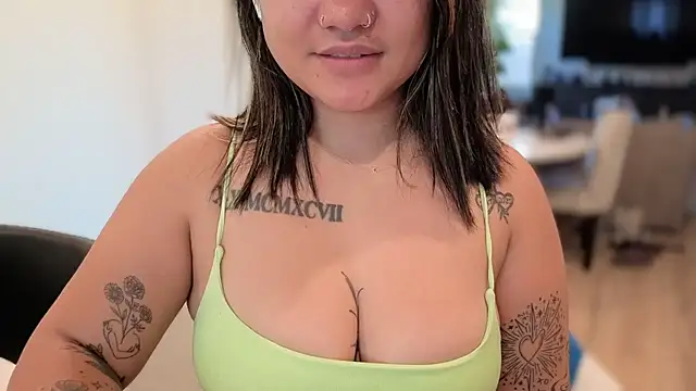 momgoeswild live cam on StripChat