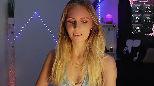 BonnieBluX live cam on StripChat