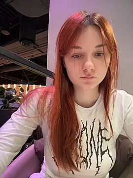 SaintMaya live cam on StripChat
