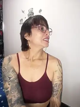 missrouge_tattoo webcam
