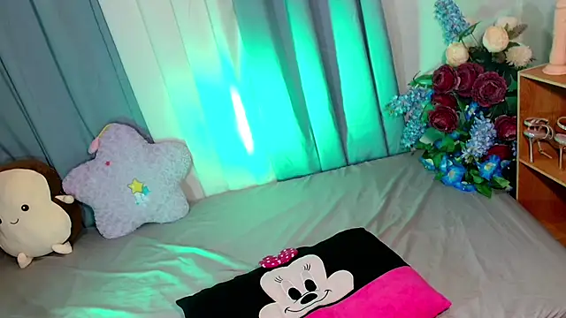 baby_kiraxx webcam