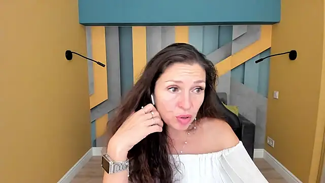 EllaLong live cam on StripChat