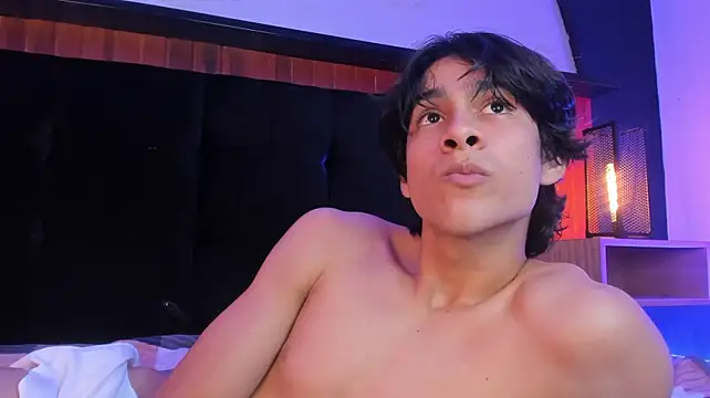 Cheys_Mast live sex cam