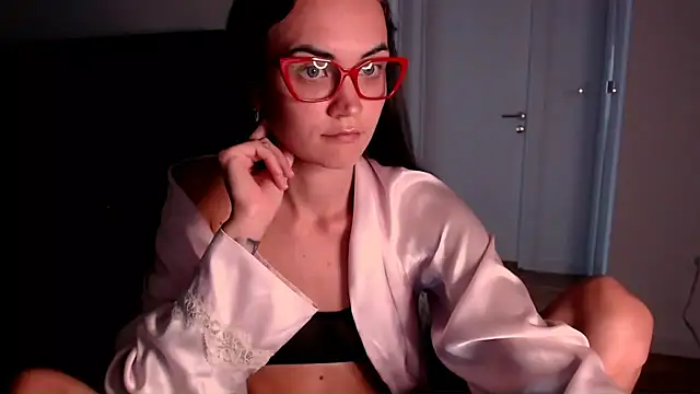 EvelynGG live cam preview