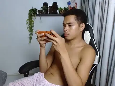 curlyasian_njxx webcam