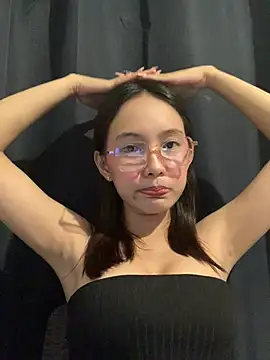 YoungPinay_022 webcam