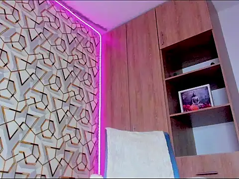 ZayaCarter webcam