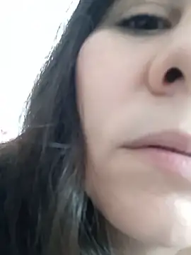 sophie_tyler1 live cam preview