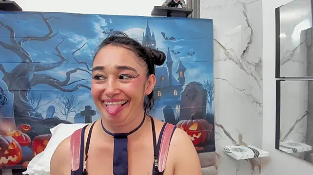 charlotte-11 webcam