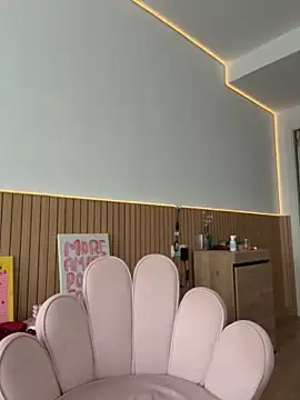 streetdoll webcam