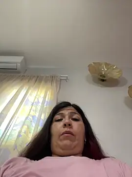 LatinaCalienteMilf webcam