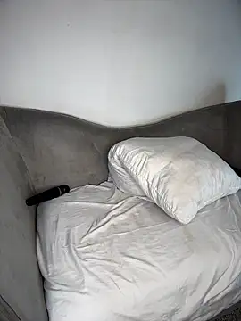 Mia_Luxor webcam