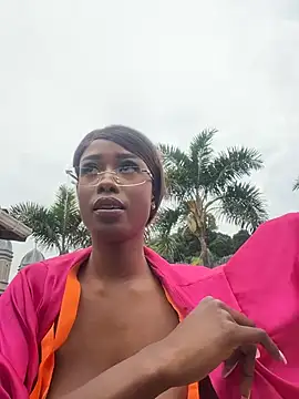 CocoaLuxeXXX webcam