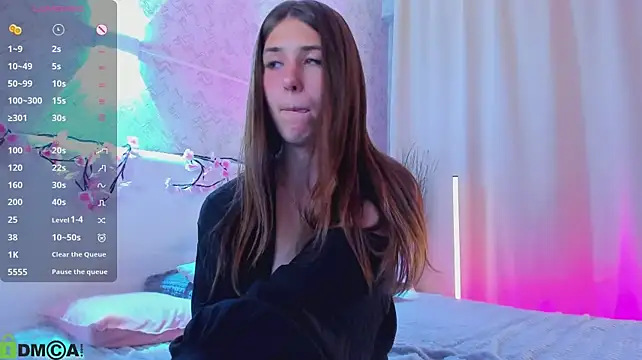 Elly_B1oom webcam