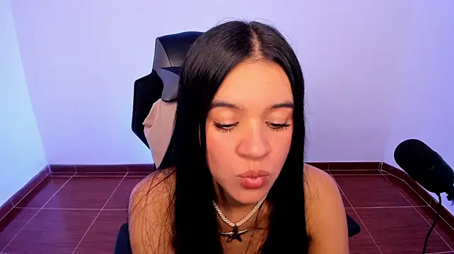 isabellawhitmore webcam