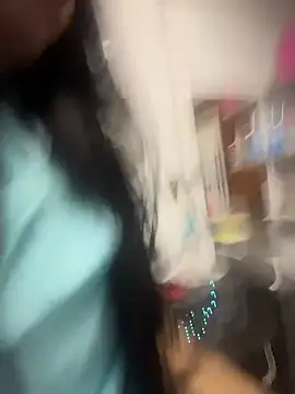 LuxeBrunetteXXX webcam