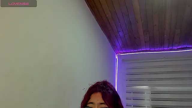 Sara_Red_X1 webcam