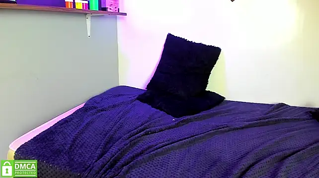 luca_white webcam
