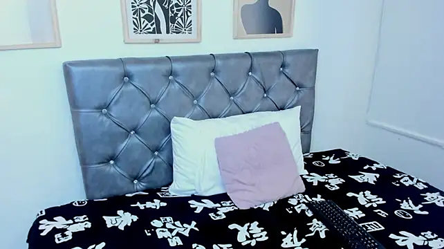 Kattie_Peach webcam