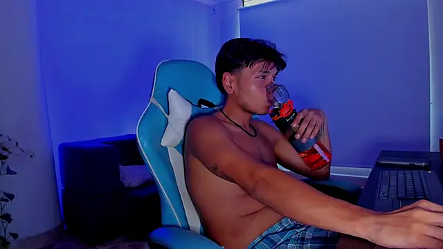 Alejo_montenegro webcam