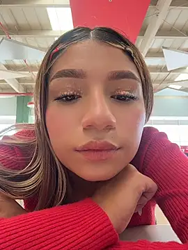 Issa_pink18 live cam on StripChat