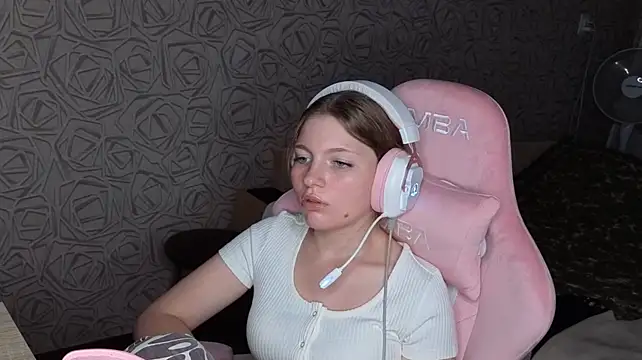 Juliiaa live cam on StripChat