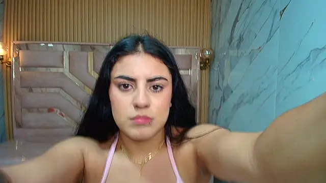 Isis_grey_r_ webcam