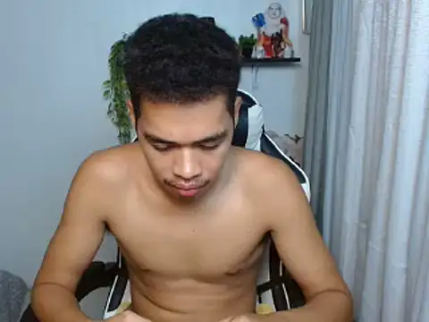 curlyasian_njxx webcam