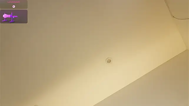 elodie_walker webcam